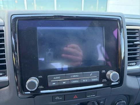 Used 2023 Nissan Frontier SV w/ SV Premium Package AWD/4WD image 11