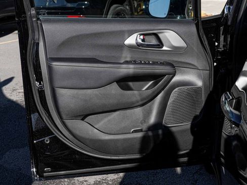 New 2026 Chrysler Voyager LX image 11