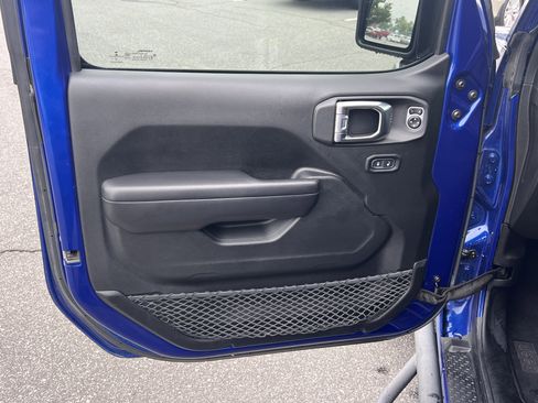 Used 2018 Jeep Wrangler Unlimited Sport S AWD/4WD image 19