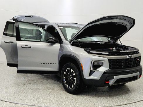 New 2026 Chevrolet Traverse Z71 w/ Driver Confidence Package image 9