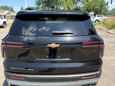 Used 2026 Chevrolet Traverse LT AWD/4WD image 24