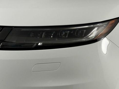 Used 2025 Land Rover Range Rover Sport Dynamic SE image 12