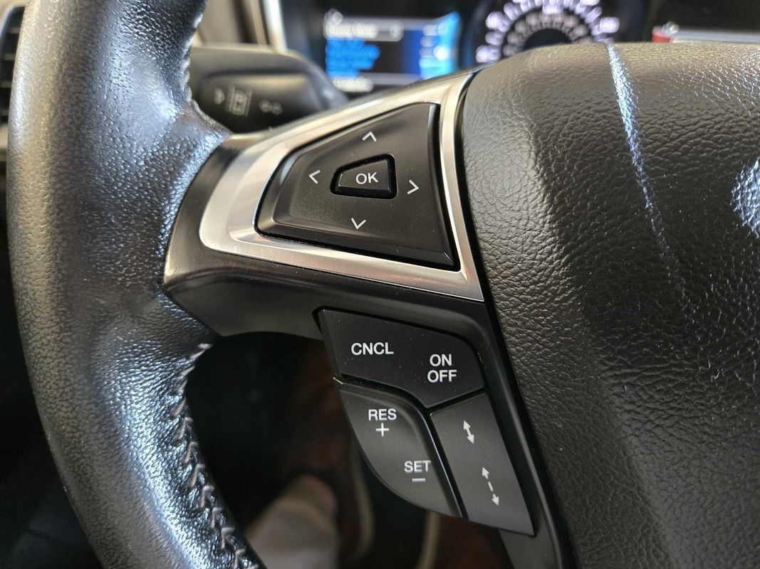 Used 2020 Ford Fusion SE w/ Equipment Group 151A FWD image 14