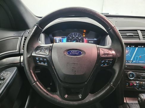 Used 2018 Ford Explorer XLT w/ Equipment Group 202A image 17