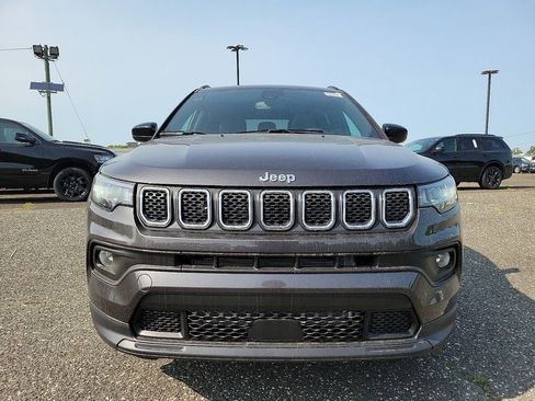 New 2023 Jeep Compass Latitude w/ Sun and Sound Group image 2