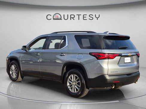 Used 2023 Chevrolet Traverse LT FWD image 5
