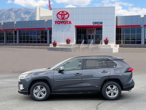 Used 2024 Toyota RAV4 LE AWD/4WD image 3
