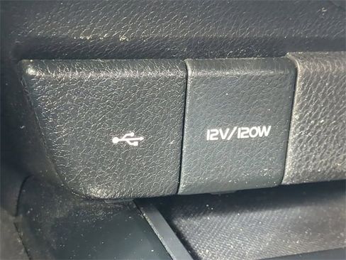 Used 2020 Toyota Camry LE image 19