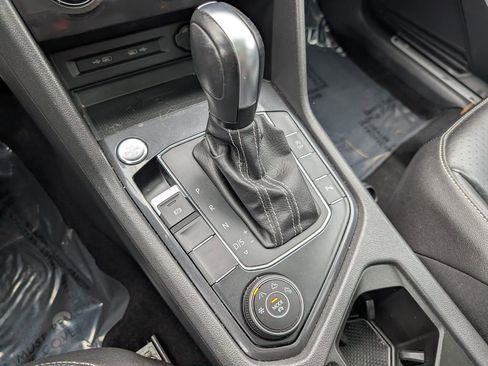 Used 2021 Volkswagen Tiguan SE R-Line image 22