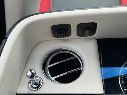 Used 2022 Rolls-Royce Phantom Sedan RWD image 52