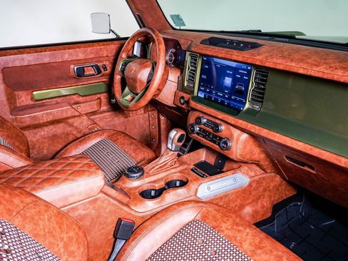 Used 2024 Ford Bronco Black Diamond image 18