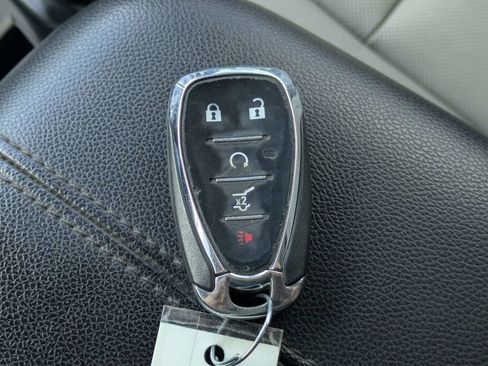 Used 2019 Chevrolet Equinox Premier AWD/4WD image 34