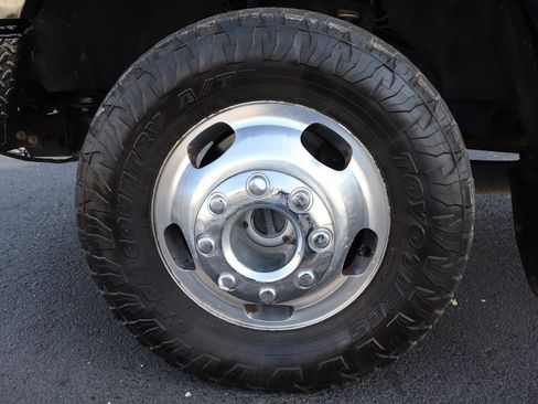 Used 2022 Ford F350 Lariat w/ Lariat Value Package image 40