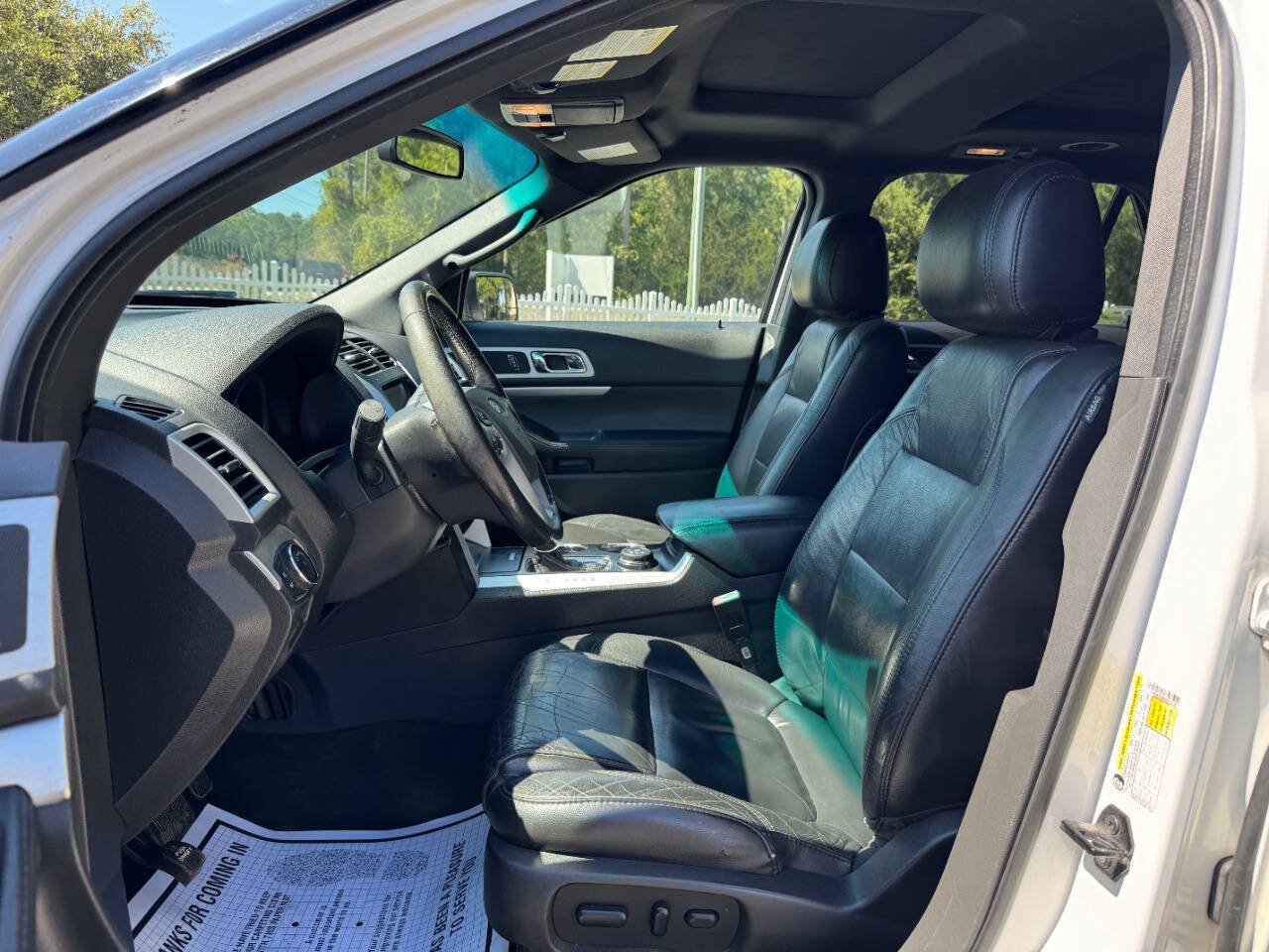 Used 2014 Ford Explorer XLT w/ Equipment Group 202A AWD/4WD image 10