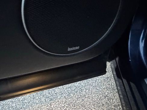 Used 2022 Genesis GV70 2.5T w/ Advanced Package image 21