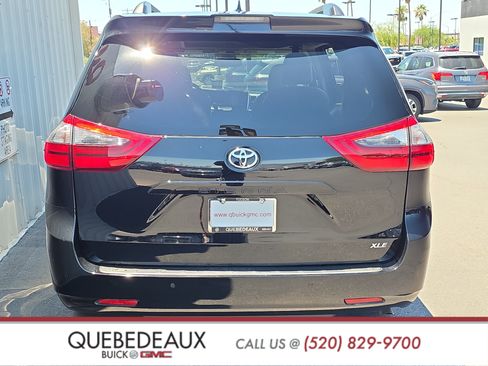 Used 2020 Toyota Sienna XLE w/ XLE Navigation Package FWD image 6