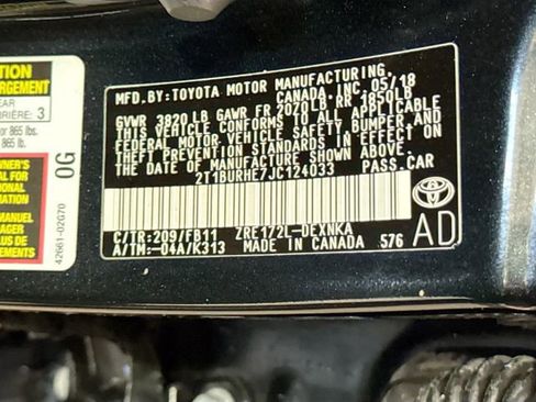 Used 2018 Toyota Corolla LE FWD image 30