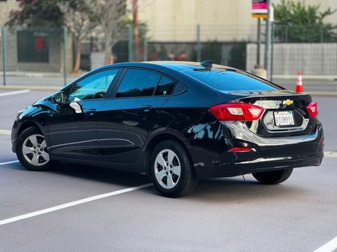 Used 2017 Chevrolet Cruze LS FWD image 11