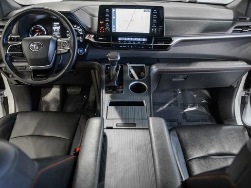 Used 2021 Toyota Sienna XSE image 20