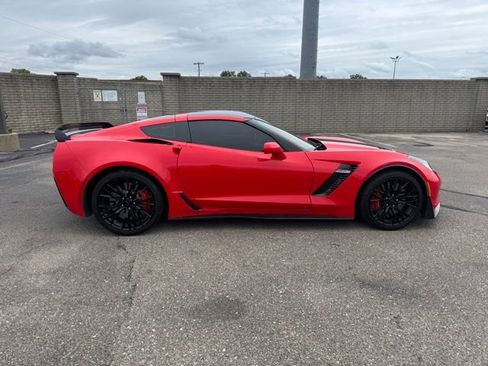 Used 2016 Chevrolet Corvette Z06 w/ 3LZ Preferred Equipment Group RWD image 8