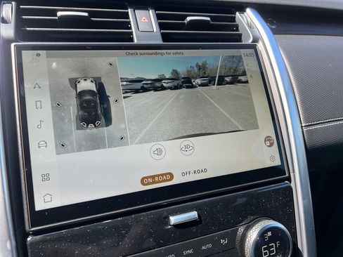 New 2025 Land Rover Discovery Dynamic SE image 19