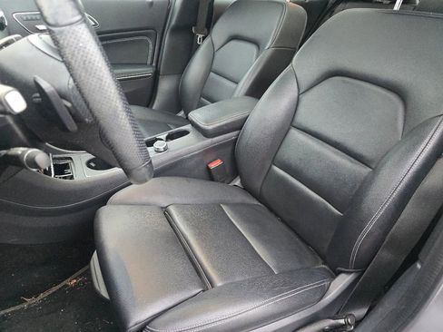 Certified 2019 Mercedes-Benz GLA 250 4MATIC image 22