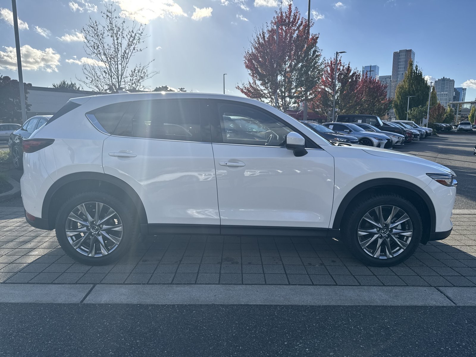 Used 2021 MAZDA CX-5 Signature AWD/4WD image 4