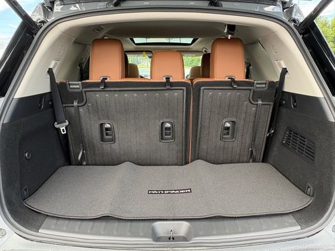 New 2026 Nissan Pathfinder Platinum AWD/4WD image 25