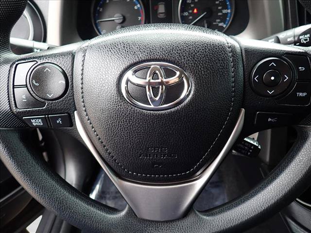 Used 2018 Toyota RAV4 LE w/ Carpet Mat Package AWD/4WD image 13