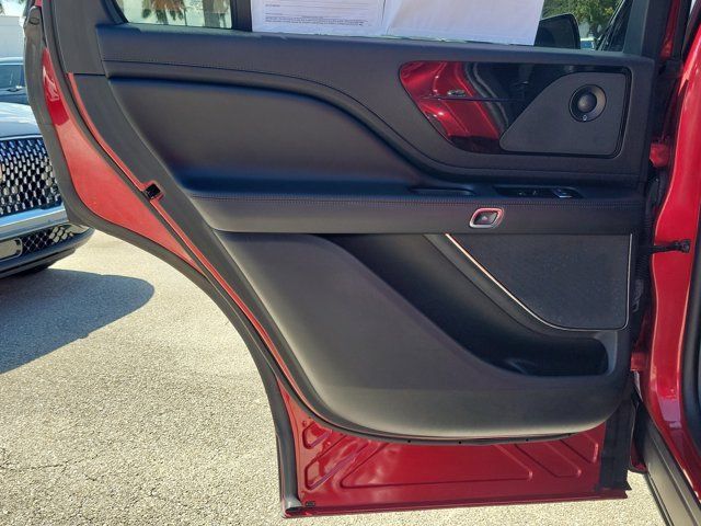 Used 2020 Lincoln Aviator Reserve w/ Elements Package Plus RWD image 14