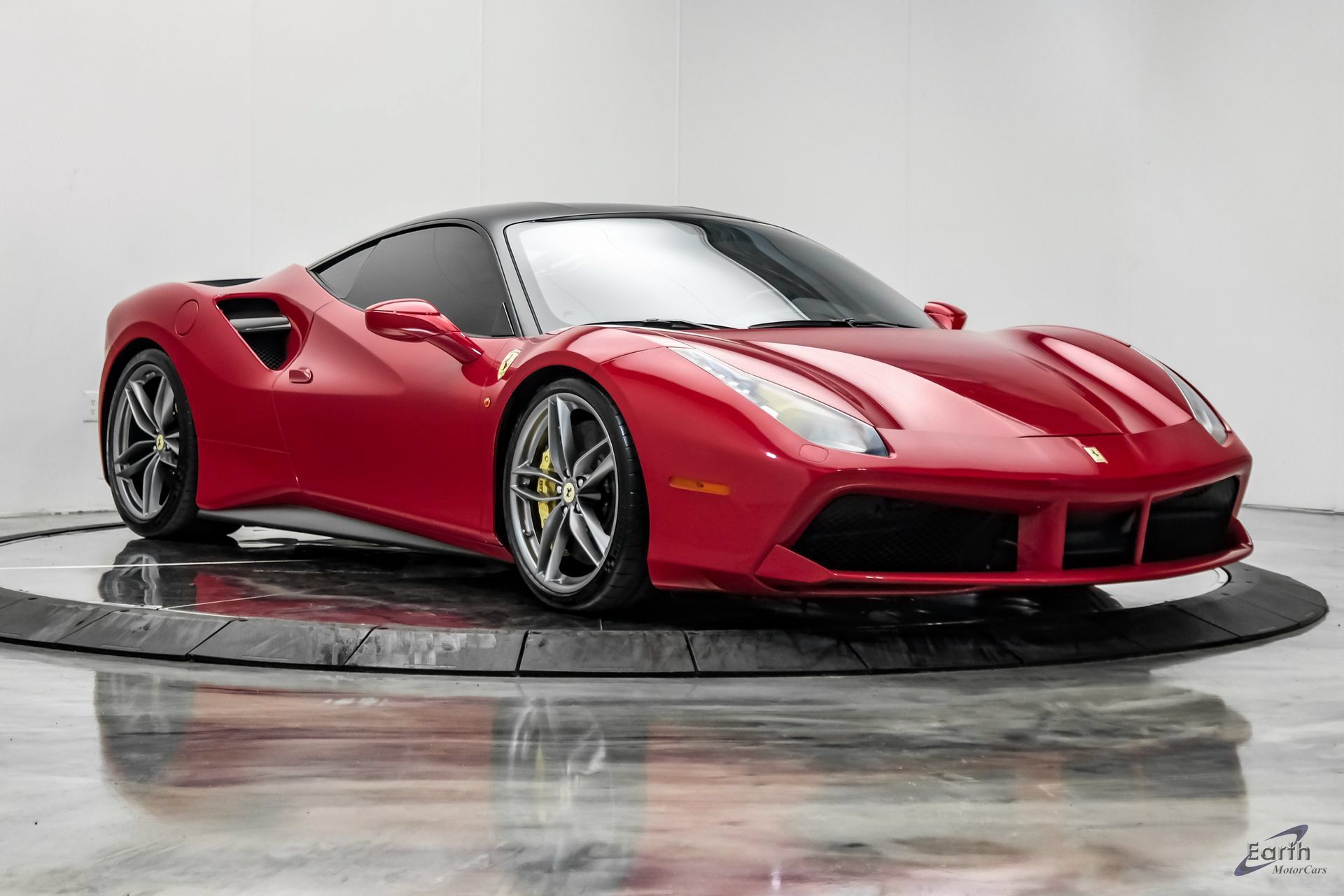 Used 2017 Ferrari 488 GTB RWD image 29