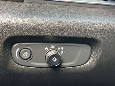 Used 2022 Chevrolet Traverse High Country image 21