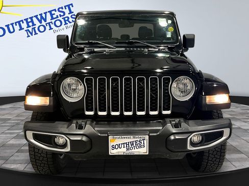 Used 2022 Jeep Gladiator Overland AWD/4WD image 2