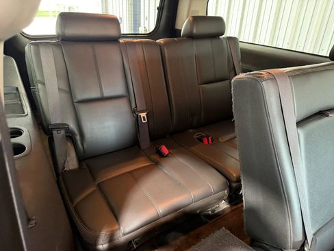 Used 2014 Chevrolet Suburban LT AWD/4WD image 28