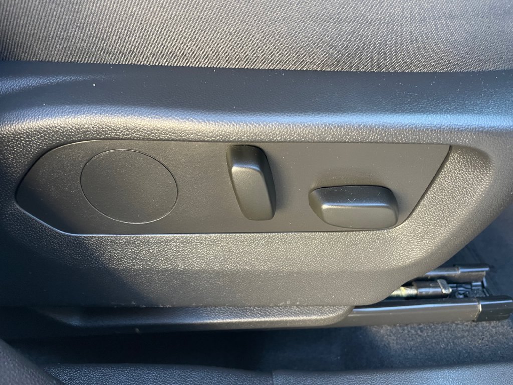 Used 2023 Buick Envision Essence w/ Sport Touring Package AWD/4WD image 12