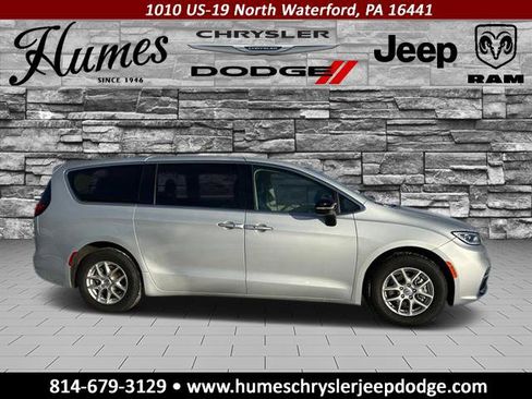 Certified 2024 Chrysler Pacifica Touring-L image 2