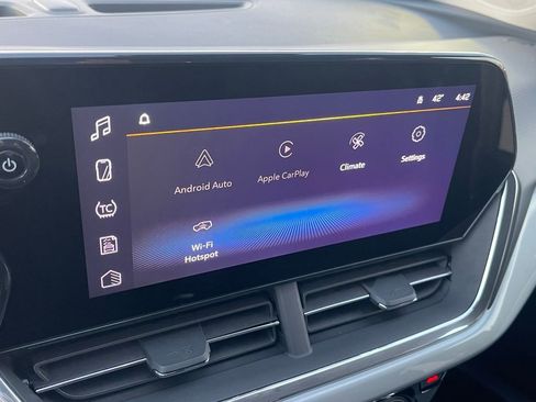 Used 2025 Chevrolet Trax LT w/ LT Convenience Package image 24