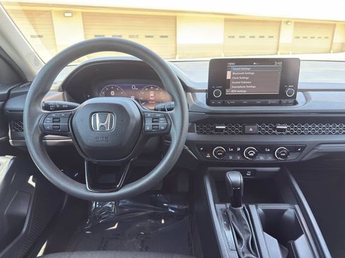 Used 2023 Honda Accord EX image 17