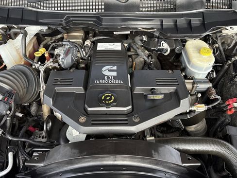 Used 2018 RAM 3500 Laramie image 31