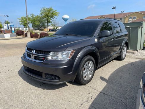 Used 2018 Dodge Journey SE FWD image 2