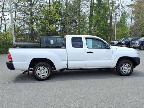 Used 2015 Toyota Tacoma 2WD Access Cab w/ Convenience Package image 4
