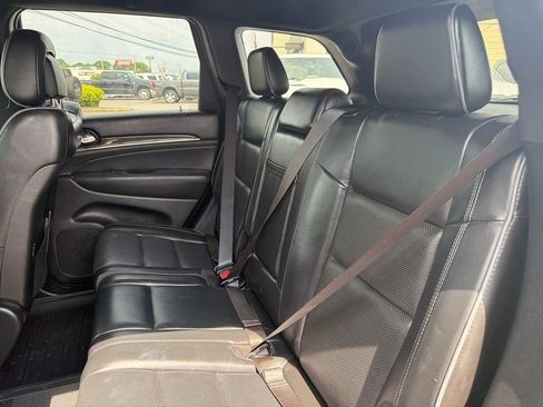 Used 2020 Jeep Grand Cherokee Overland AWD/4WD image 18