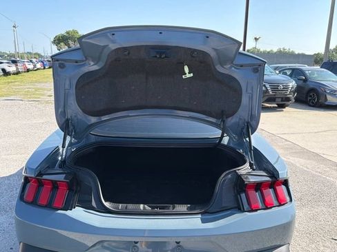 Used 2025 Ford Mustang Coupe RWD image 6
