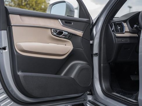 New 2026 Volvo XC90 B6 Plus w/ Protection Package Premier image 37