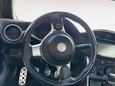 Used 2018 Toyota 86 image 12