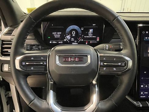 Used 2025 GMC Acadia Elevation image 35