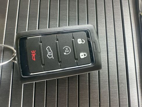 Used 2025 Jeep Wagoneer 4WD w/ Premium Group I image 28