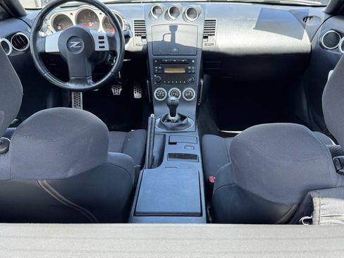 Used 2004 Nissan 350Z Track w/ Cargo Convenience Pkg RWD image 16