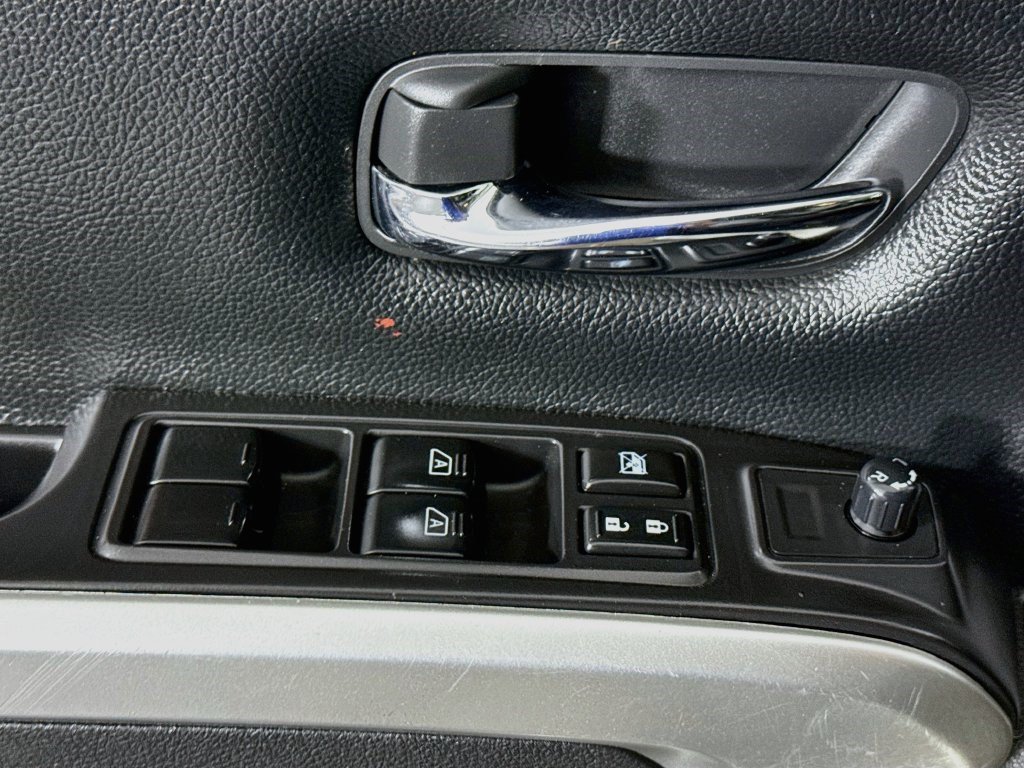 Used 2021 Nissan Titan SV w/ SV Convenience Package AWD/4WD image 22