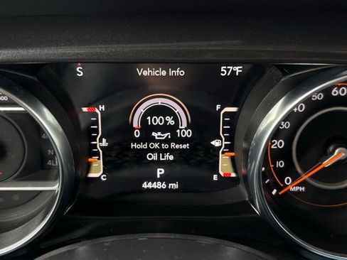 Used 2022 Jeep Gladiator Sport AWD/4WD image 16